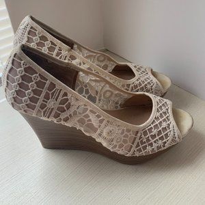 American Eagle lace wedge Sandal